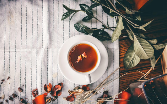 Kräutertee zur Bekämpfung von schmerzhaften Perioden